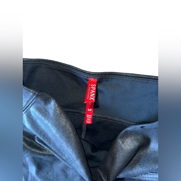 SPANX  Womens  leggings Faux leather Small. Tommy Control oil Shiny - Picture 5 of 5